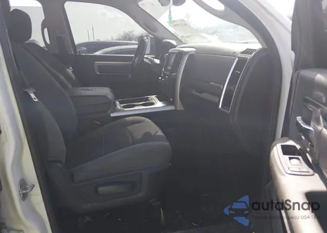 2016 Ram 1500 Big Horn z USA, uszkodzony, nr VIN 3C6RR6LT6GG337761